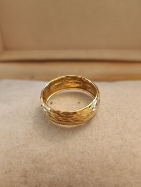 14kt Gold Dimond Cut Band Size 8
